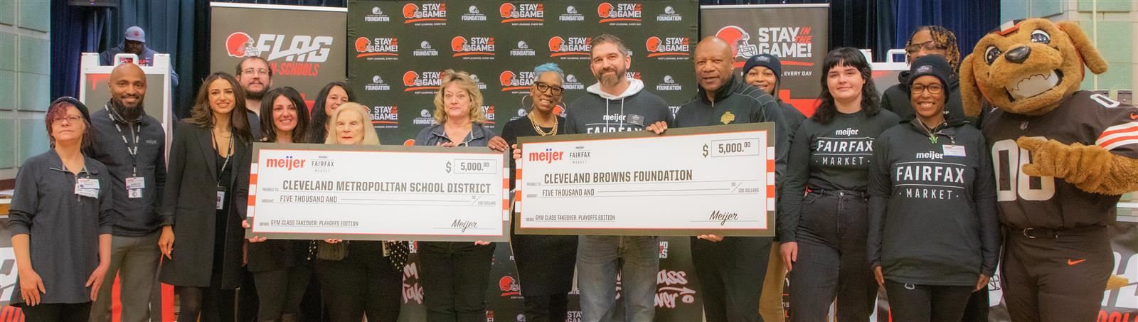  CMSD received 10k donation from the Browns and Meijer during Bethune gym takeover (Video)